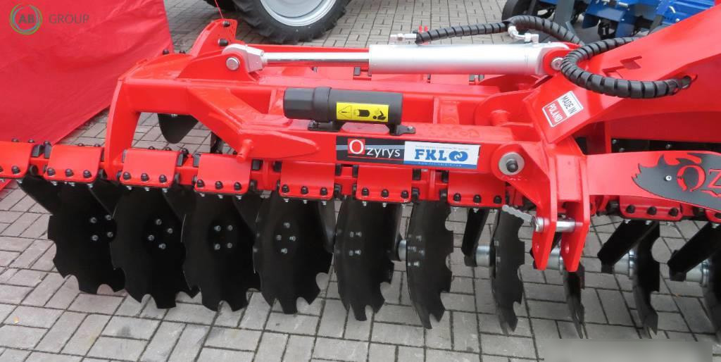 Awemak hydraulic folding disc harrow Ozyrys BTH40, 4 m - Дисковий культиватор: фото 2 Awemak hydraulic folding disc harrow Ozyrys BTH40, 4 m - Дисковий культиватор: фото 2