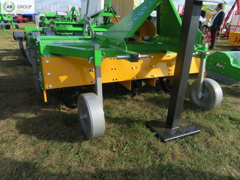 Bomet rotary tiller Vega U540, 1,8 m - Грунтофреза: фото 1 Bomet rotary tiller Vega U540, 1,8 m - Грунтофреза: фото 1