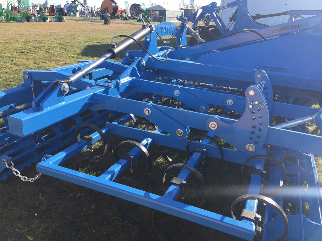 Hydraulically folding seedbed cultivator 4,2 m Agristal AU - Культиватор: фото 4 Hydraulically folding seedbed cultivator 4,2 m Agristal AU - Культиватор: фото 4