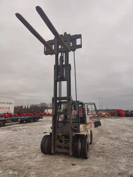 Nissan Jf05H60Pu - Газовий навантажувач: фото 2 Nissan Jf05H60Pu - Газовий навантажувач: фото 2