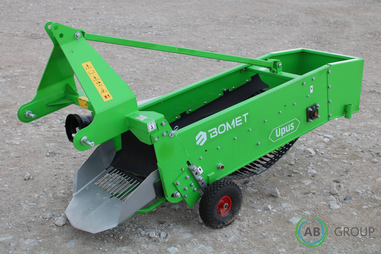 Single-row conveyor potato digger Bomet Upus Z656 - Картоплезбиральний комбайн: фото 2 Single-row conveyor potato digger Bomet Upus Z656 - Картоплезбиральний комбайн: фото 2