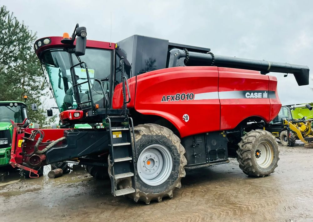 Case IH AFH 8010 - Зернозбиральний комбайн: фото 1 Case IH AFH 8010 - Зернозбиральний комбайн: фото 1