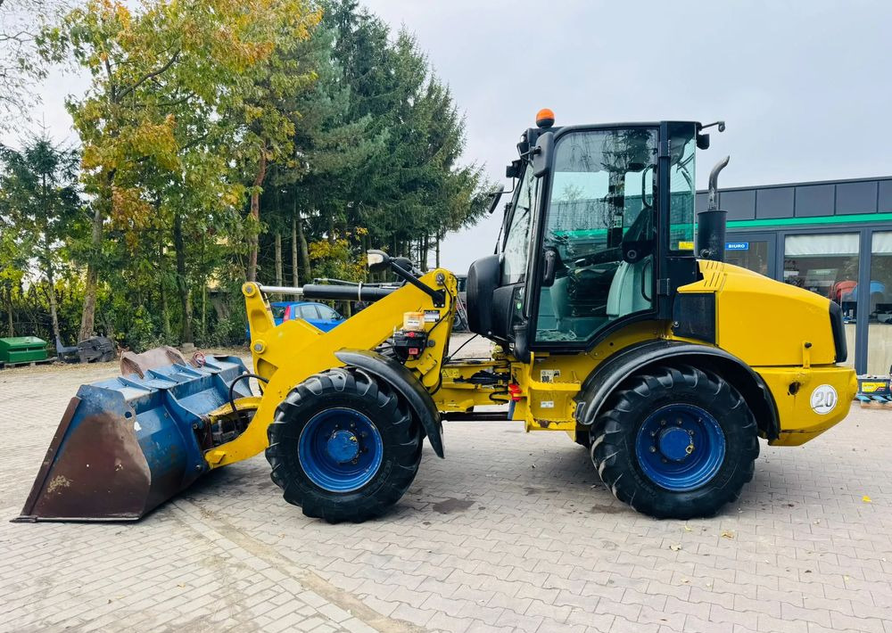 Caterpillar 908H - Колісний навантажувач: фото 1 Caterpillar 908H - Колісний навантажувач: фото 1