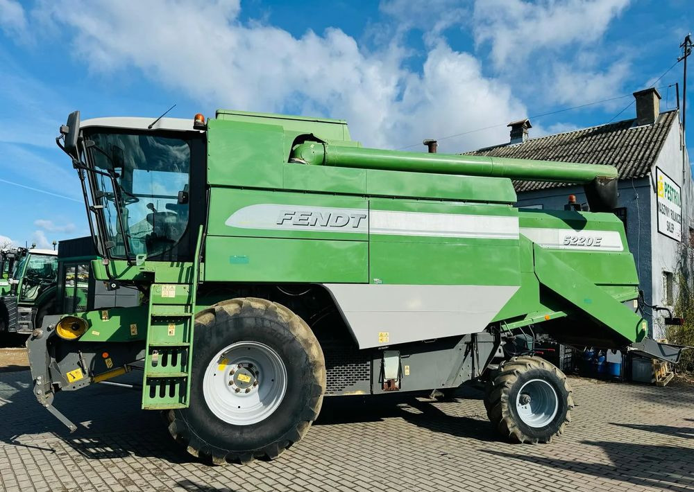 Fendt 5220E - Зернозбиральний комбайн: фото 1 Fendt 5220E - Зернозбиральний комбайн: фото 1