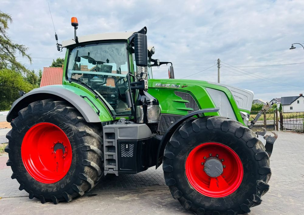 Fendt 828 Vario Profi Plus - Трактор: фото 2 Fendt 828 Vario Profi Plus - Трактор: фото 2