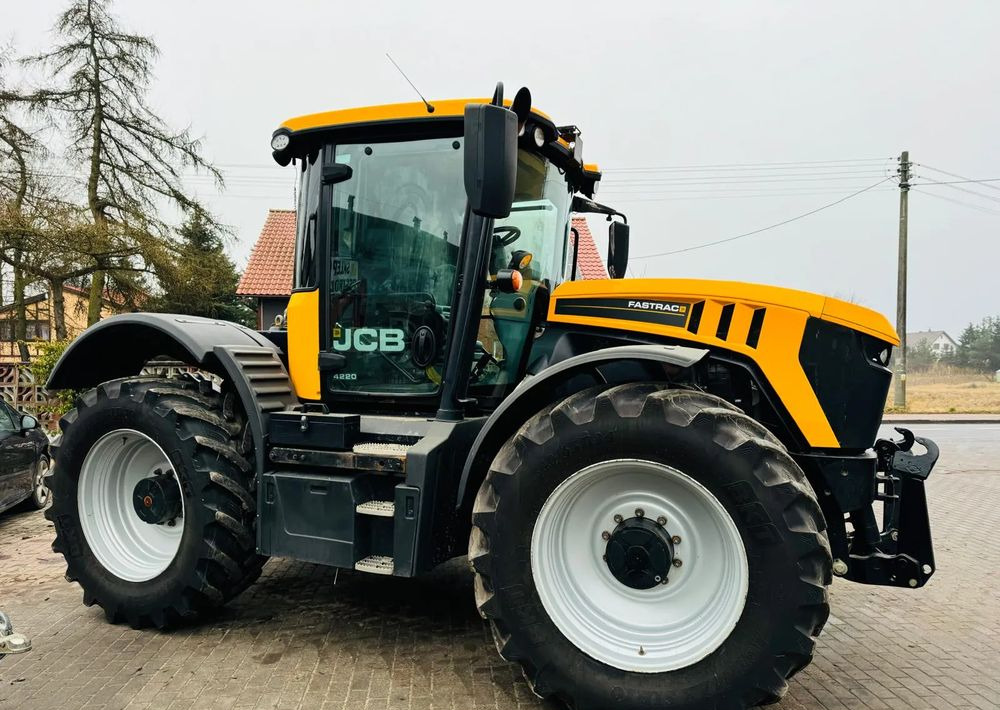 JCB FASTRAC 4220 - Трактор: фото 4 JCB FASTRAC 4220 - Трактор: фото 4