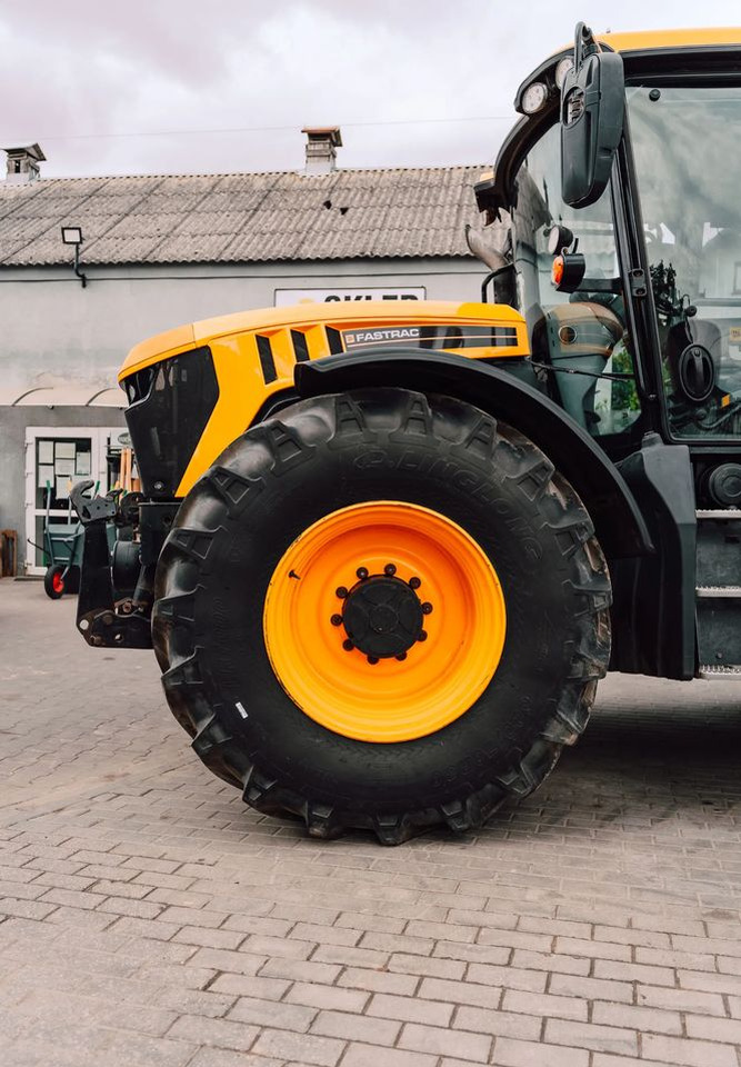 JCB Fastrac 4220 - Трактор: фото 2 JCB Fastrac 4220 - Трактор: фото 2
