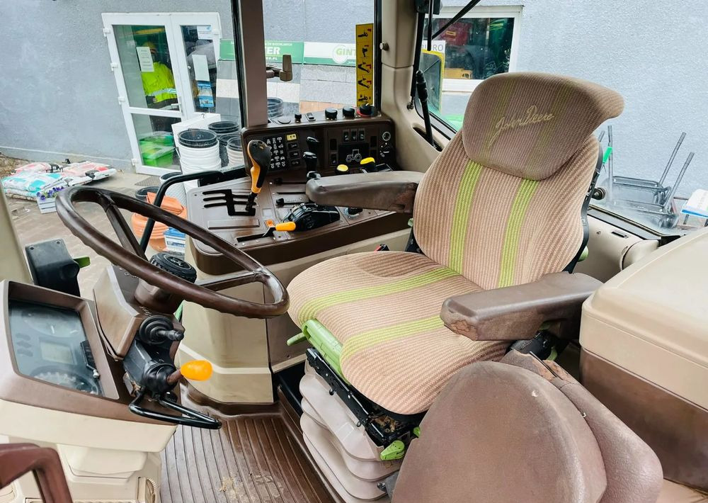 John Deere 6920 - Трактор: фото 2 John Deere 6920 - Трактор: фото 2