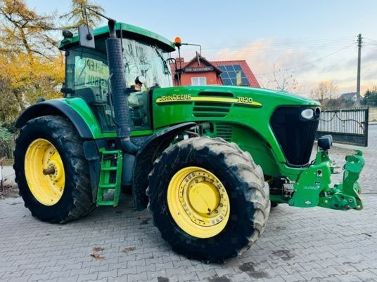 John Deere 7820 - Трактор: фото 1 John Deere 7820 - Трактор: фото 1