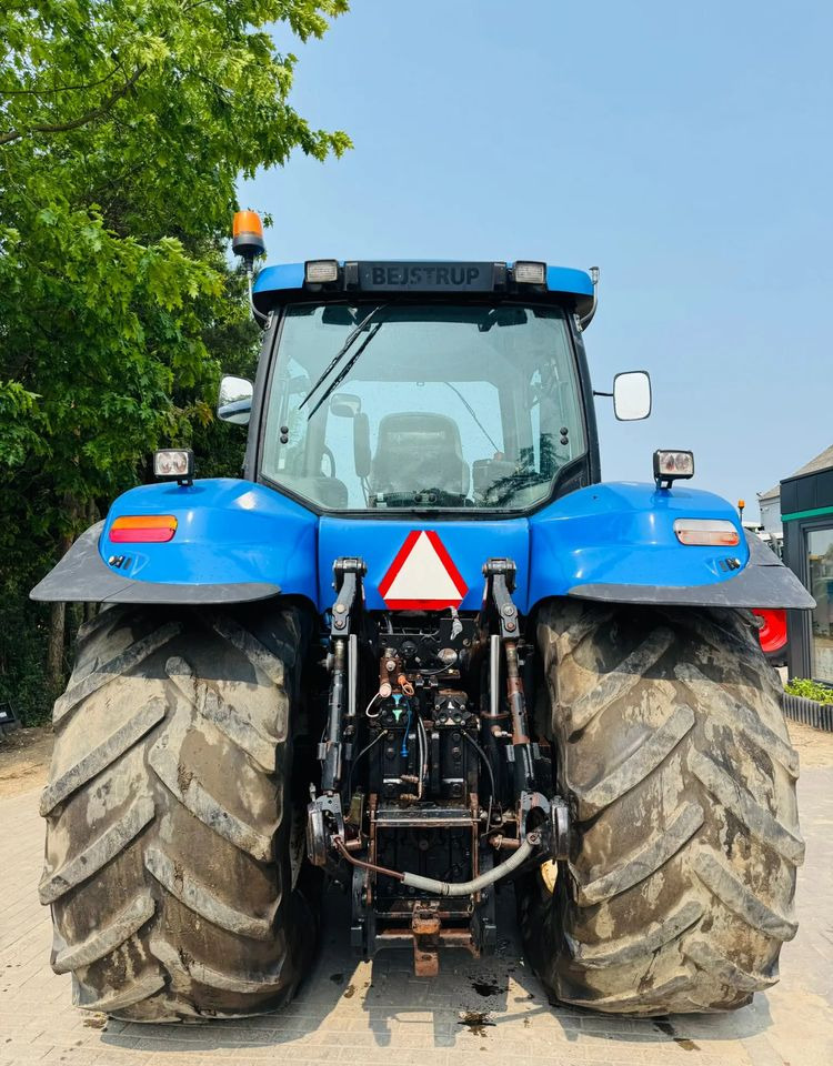 New Holland T8040 - Трактор: фото 4 New Holland T8040 - Трактор: фото 4