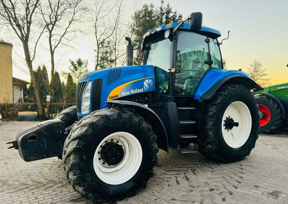 New Holland T8040 - Трактор: фото 5 New Holland T8040 - Трактор: фото 5