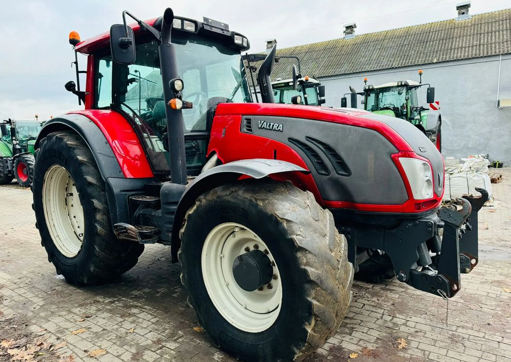 Valtra T213 - Трактор: фото 1 Valtra T213 - Трактор: фото 1