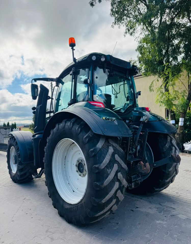Valtra T214 Versu - Трактор: фото 2 Valtra T214 Versu - Трактор: фото 2