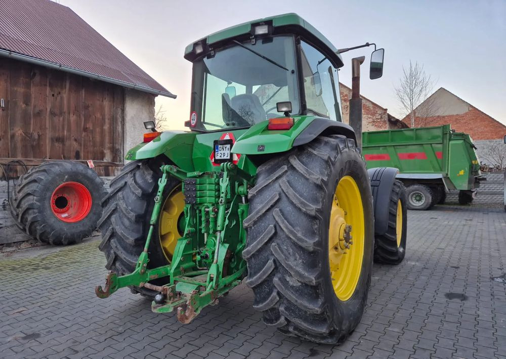 John Deere 8310 - Трактор: фото 3 John Deere 8310 - Трактор: фото 3