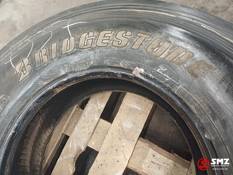 Bridgestone Occ vrachtwagenband Bridgestone 315/80R22.5 - Шина в категорії Вантажівки: фото 2 Bridgestone Occ vrachtwagenband Bridgestone 315/80R22.5 - Шина в категорії Вантажівки: фото 2