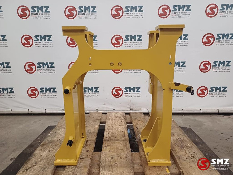 Caterpillar Mounting main valve control Caterpillar - Рама/ Шасі в категорії Вантажівки: фото 1 Caterpillar Mounting main valve control Caterpillar - Рама/ Шасі в категорії Вантажівки: фото 1