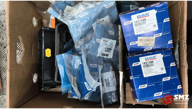 DAF Lot onderdelen DAF - Двигун та запчастини в категорії Вантажівки: фото 1 DAF Lot onderdelen DAF - Двигун та запчастини в категорії Вантажівки: фото 1