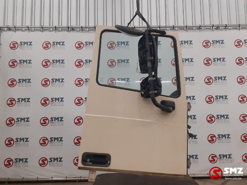 DAF Occ deur rechts DAF - Двері та запчастини в категорії Вантажівки: фото 1 DAF Occ deur rechts DAF - Двері та запчастини в категорії Вантажівки: фото 1