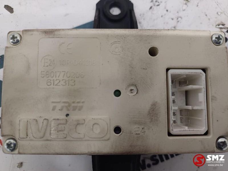 Iveco Occ ECU centrale vergrendeling Iveco - Блок управління в категорії Вантажівки: фото 3 Iveco Occ ECU centrale vergrendeling Iveco - Блок управління в категорії Вантажівки: фото 3