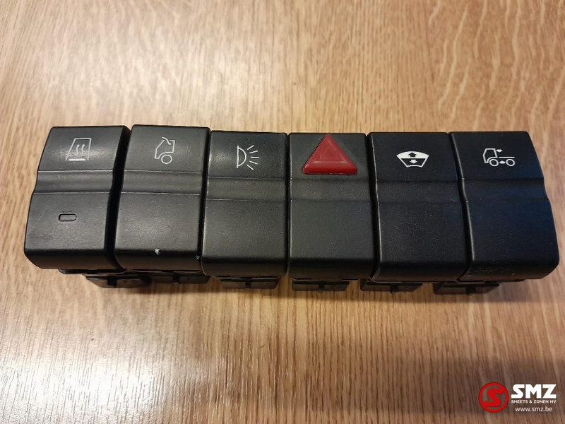 Iveco Occ set van 6 schakelaars instrumentenpaneel Iveco - Приладова панель в категорії Вантажівки: фото 1 Iveco Occ set van 6 schakelaars instrumentenpaneel Iveco - Приладова панель в категорії Вантажівки: фото 1