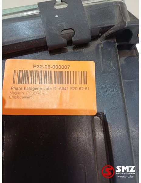 Mercedes-Benz Koplamp rechts Mercedes - Передня фара в категорії Вантажівки: фото 3 Mercedes-Benz Koplamp rechts Mercedes - Передня фара в категорії Вантажівки: фото 3