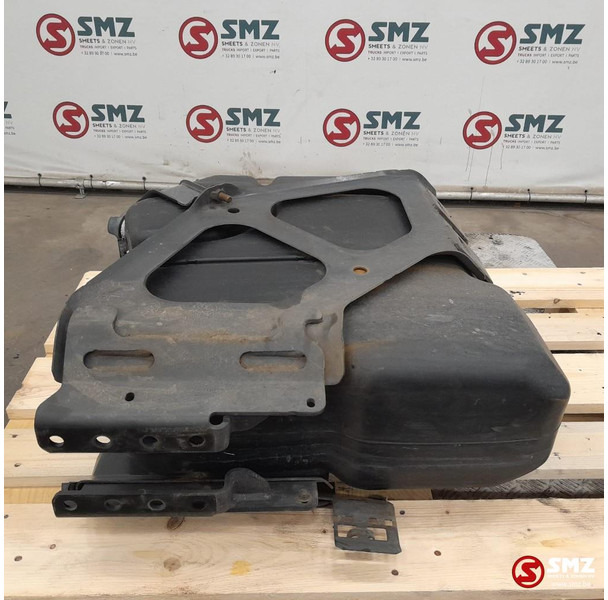 Mercedes-Benz Occ AdBluetank 60L + AdBlueniveausensor Mercedes - Паливна система в категорії Вантажівки: фото 4 Mercedes-Benz Occ AdBluetank 60L + AdBlueniveausensor Mercedes - Паливна система в категорії Вантажівки: фото 4