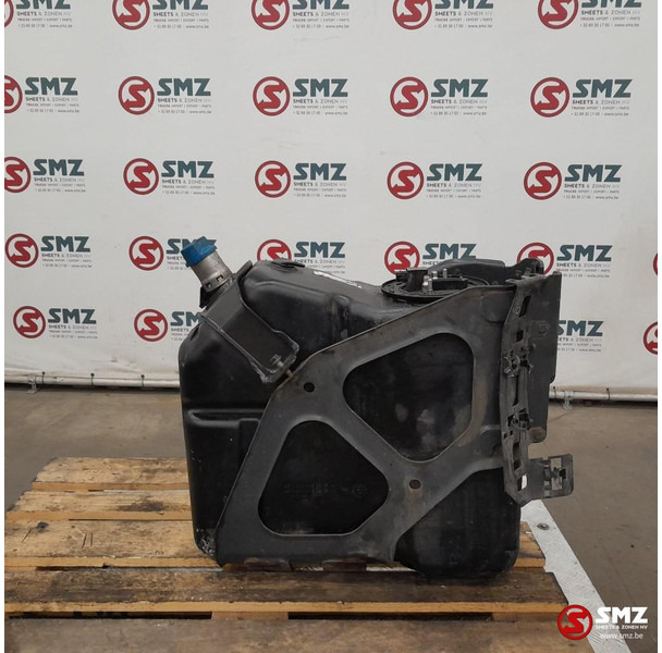 Mercedes-Benz Occ AdBluetank 60L + AdBlueniveausensor Mercedes - Паливна система в категорії Вантажівки: фото 1 Mercedes-Benz Occ AdBluetank 60L + AdBlueniveausensor Mercedes - Паливна система в категорії Вантажівки: фото 1