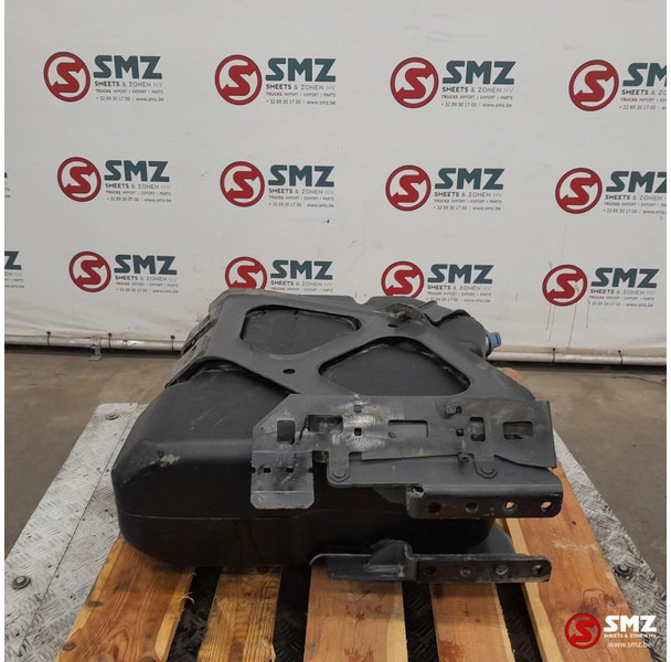 Mercedes-Benz Occ AdBluetank 60L + AdBlueniveausensor Mercedes - Паливна система в категорії Вантажівки: фото 4 Mercedes-Benz Occ AdBluetank 60L + AdBlueniveausensor Mercedes - Паливна система в категорії Вантажівки: фото 4