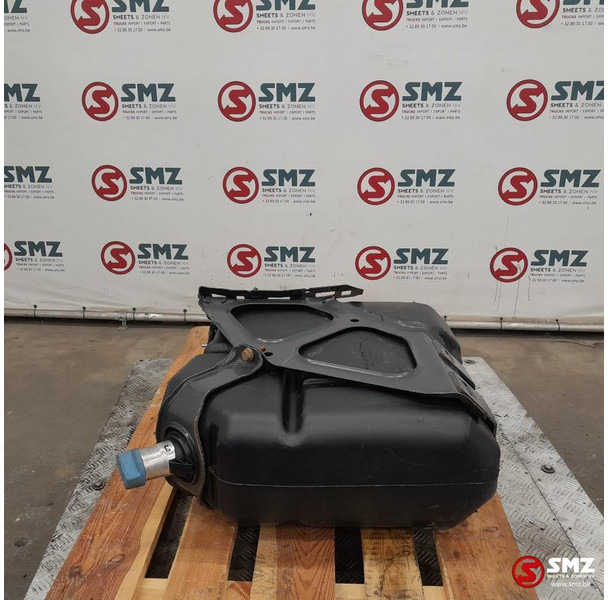 Mercedes-Benz Occ AdBluetank 60L + AdBlueniveausensor Mercedes - Паливна система в категорії Вантажівки: фото 2 Mercedes-Benz Occ AdBluetank 60L + AdBlueniveausensor Mercedes - Паливна система в категорії Вантажівки: фото 2