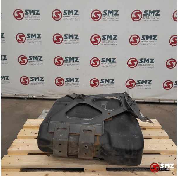 Mercedes-Benz Occ AdBluetank 60L + AdBlueniveausensor Mercedes - Паливна система в категорії Вантажівки: фото 3 Mercedes-Benz Occ AdBluetank 60L + AdBlueniveausensor Mercedes - Паливна система в категорії Вантажівки: фото 3