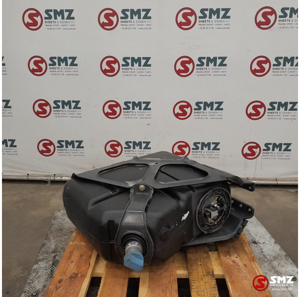 Mercedes-Benz Occ AdBluetank 60L + AdBlueniveausensor Mercedes - Паливна система в категорії Вантажівки: фото 1 Mercedes-Benz Occ AdBluetank 60L + AdBlueniveausensor Mercedes - Паливна система в категорії Вантажівки: фото 1