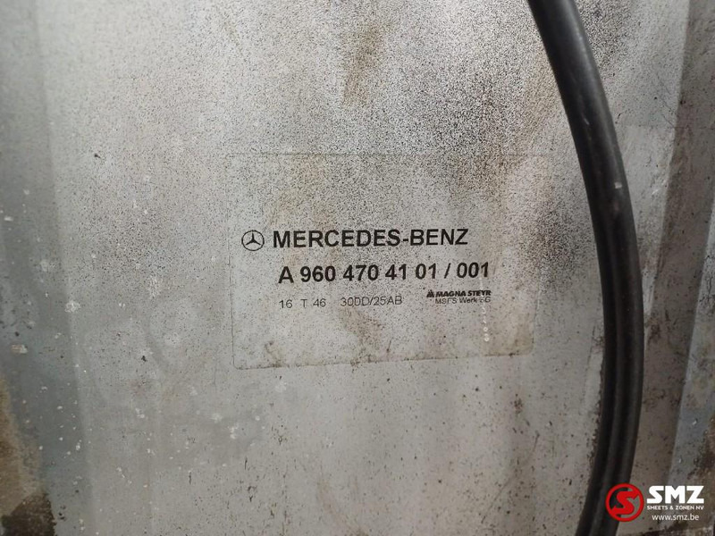 Mercedes-Benz Occ brandstoftank 300L + AdBluetank 25L Mercedes - Паливний бак в категорії Вантажівки: фото 5 Mercedes-Benz Occ brandstoftank 300L + AdBluetank 25L Mercedes - Паливний бак в категорії Вантажівки: фото 5