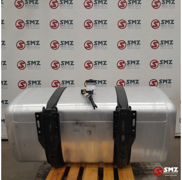 Mercedes-Benz Occ brandstoftank 630L + brandstofniveausensor Mer - Паливний бак в категорії Вантажівки: фото 2 Mercedes-Benz Occ brandstoftank 630L + brandstofniveausensor Mer - Паливний бак в категорії Вантажівки: фото 2