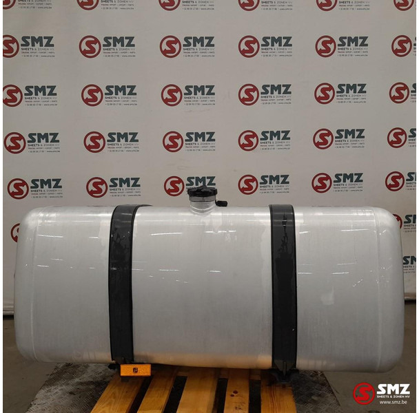 Mercedes-Benz Occ brandstoftank 630L + brandstofniveausensor Mer - Паливний бак в категорії Вантажівки: фото 1 Mercedes-Benz Occ brandstoftank 630L + brandstofniveausensor Mer - Паливний бак в категорії Вантажівки: фото 1