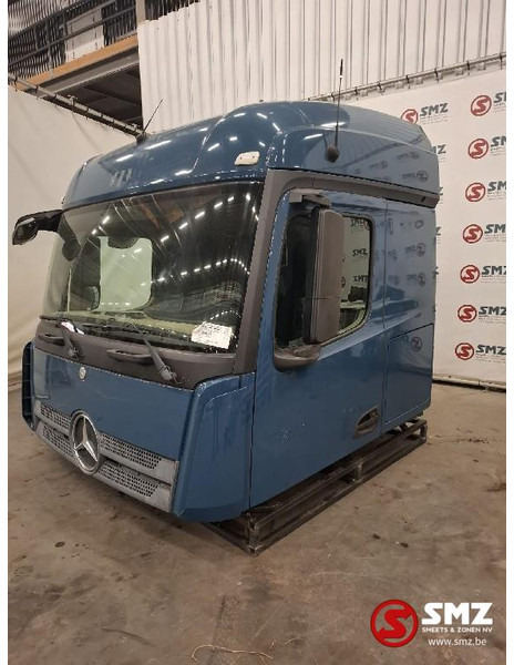 Mercedes-Benz Occ cabine Mercedes Actros MP4 - Кабіна й інтер'єр в категорії Вантажівки: фото 1 Mercedes-Benz Occ cabine Mercedes Actros MP4 - Кабіна й інтер'єр в категорії Вантажівки: фото 1