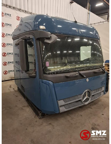 Mercedes-Benz Occ cabine Mercedes Actros MP4 - Кабіна й інтер'єр в категорії Вантажівки: фото 2 Mercedes-Benz Occ cabine Mercedes Actros MP4 - Кабіна й інтер'єр в категорії Вантажівки: фото 2