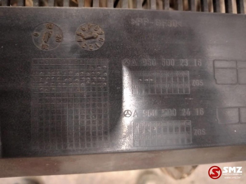 Mercedes-Benz Occ luchtregelsysteem radiator - Система охолодження в категорії Вантажівки: фото 3 Mercedes-Benz Occ luchtregelsysteem radiator - Система охолодження в категорії Вантажівки: фото 3