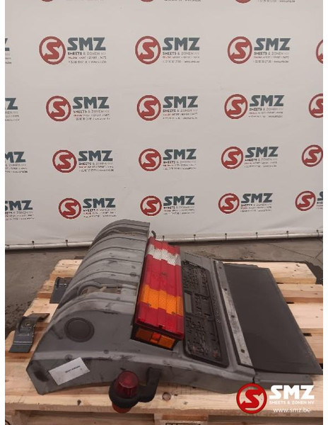 Mercedes-Benz Occ spatbord linksachteraan Mercedes Actros MP3 - Кузов і екстер'єр в категорії Вантажівки: фото 3 Mercedes-Benz Occ spatbord linksachteraan Mercedes Actros MP3 - Кузов і екстер'єр в категорії Вантажівки: фото 3