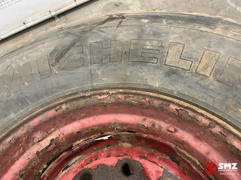 Michelin Occ vrachtwagenband Michelin 425/65R22.5 - Шина в категорії Вантажівки: фото 3 Michelin Occ vrachtwagenband Michelin 425/65R22.5 - Шина в категорії Вантажівки: фото 3