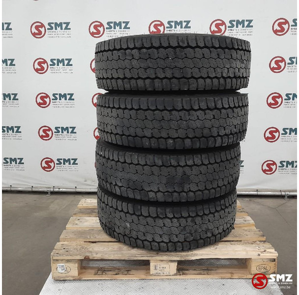 Шина в категорії Вантажівки Pirelli Occ vrachtwagenband 285/70R19.5 146/144L Pirelli: фото 1