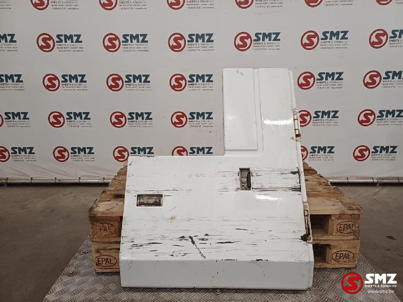 Renault Occ cabineafdekking rechts Renault - Кабіна й інтер'єр в категорії Вантажівки: фото 1 Renault Occ cabineafdekking rechts Renault - Кабіна й інтер'єр в категорії Вантажівки: фото 1