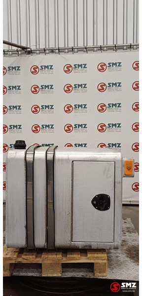 Renault Occ hydraulische tank 250L + materiaalkast Renault - Гідравлічний бак в категорії Вантажівки: фото 1 Renault Occ hydraulische tank 250L + materiaalkast Renault - Гідравлічний бак в категорії Вантажівки: фото 1