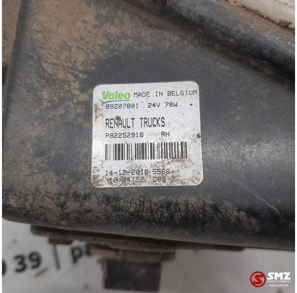 Renault Occ mistlicht rechts Renault - Протитуманна фара в категорії Вантажівки: фото 3 Renault Occ mistlicht rechts Renault - Протитуманна фара в категорії Вантажівки: фото 3