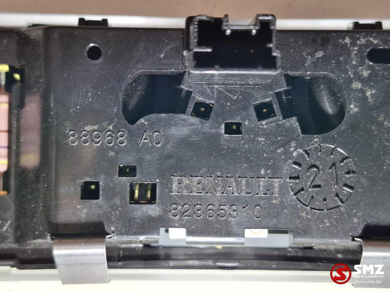 Renault Occ set interieurverlichting Renault - Світло/ Освітлення в категорії Вантажівки: фото 3 Renault Occ set interieurverlichting Renault - Світло/ Освітлення в категорії Вантажівки: фото 3