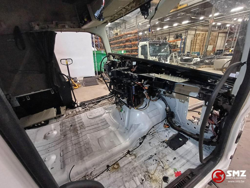 Кабіна й інтер'єр в категорії Вантажівки Volvo Occ Cabine Volvo FH4 met schade: фото 6