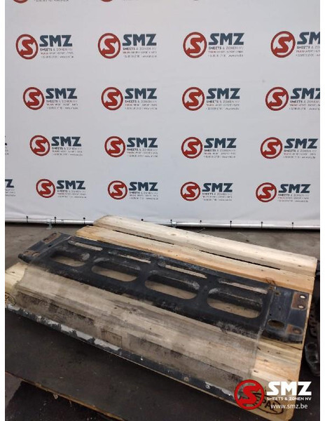 Volvo Occ binnenframe grille Volvo FH 20541198 - Решітка радіатора в категорії Вантажівки: фото 2 Volvo Occ binnenframe grille Volvo FH 20541198 - Решітка радіатора в категорії Вантажівки: фото 2