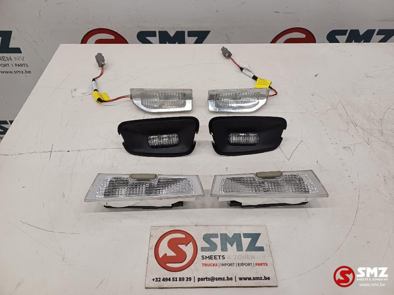 Volvo Occ set cabineverlichting deur + dak + binnen L/R - Кабіна й інтер'єр в категорії Вантажівки: фото 1 Volvo Occ set cabineverlichting deur + dak + binnen L/R - Кабіна й інтер'єр в категорії Вантажівки: фото 1