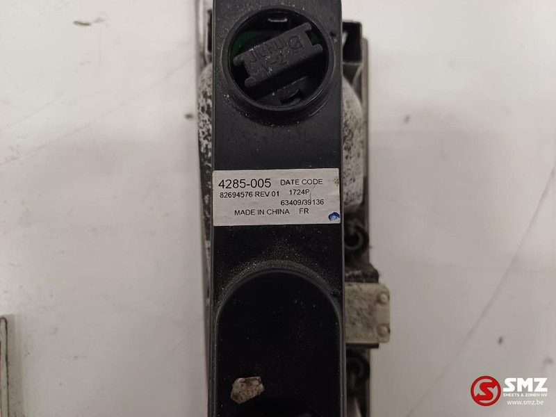 Volvo Occ set cabineverlichting deur + dak + binnen L/R - Кабіна й інтер'єр в категорії Вантажівки: фото 3 Volvo Occ set cabineverlichting deur + dak + binnen L/R - Кабіна й інтер'єр в категорії Вантажівки: фото 3