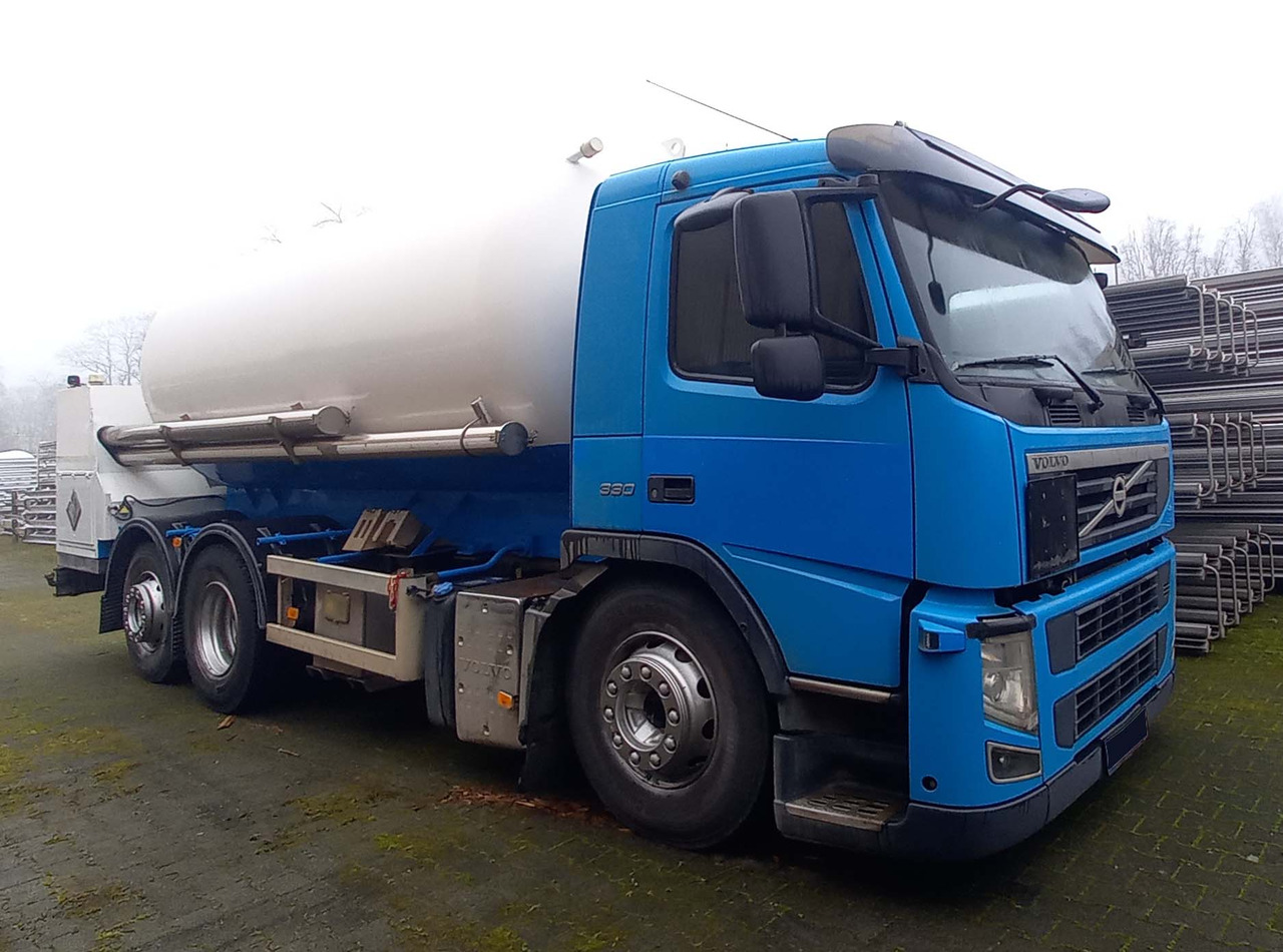VOLVO Gas, oxygen, argon, nitrogen, cryogenic tank truck - Вантажівка цистерна: фото 2 VOLVO Gas, oxygen, argon, nitrogen, cryogenic tank truck - Вантажівка цистерна: фото 2