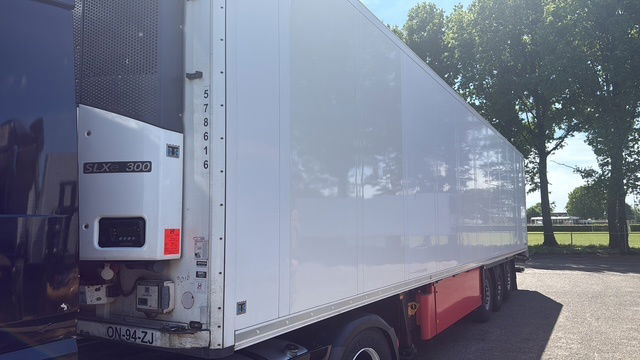 Schmitz Cargobull Thermoking SLXe 300 Laadklep Liftas 3924 dieseluren - Рефрижератор напівпричіп: фото 1 Schmitz Cargobull Thermoking SLXe 300 Laadklep Liftas 3924 dieseluren - Рефрижератор напівпричіп: фото 1